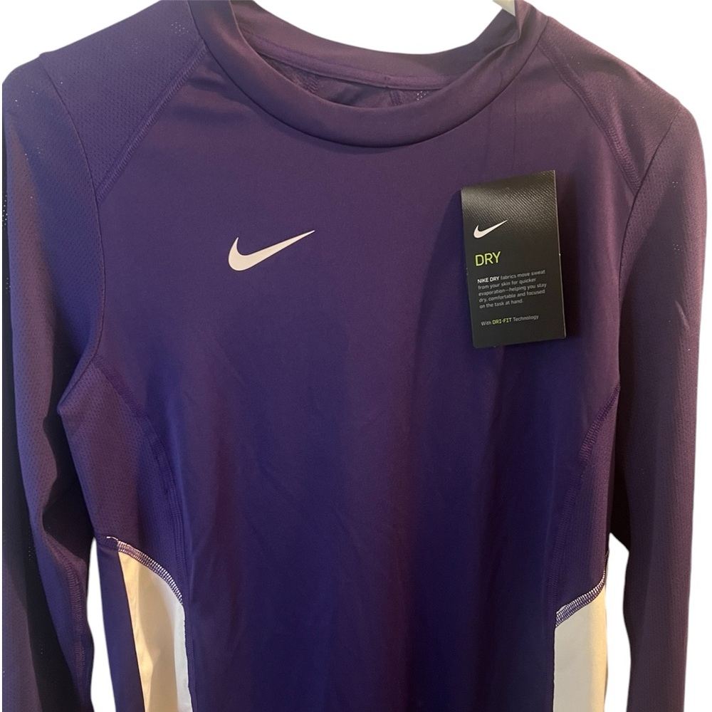 Women’s Nike long sleeve shirt